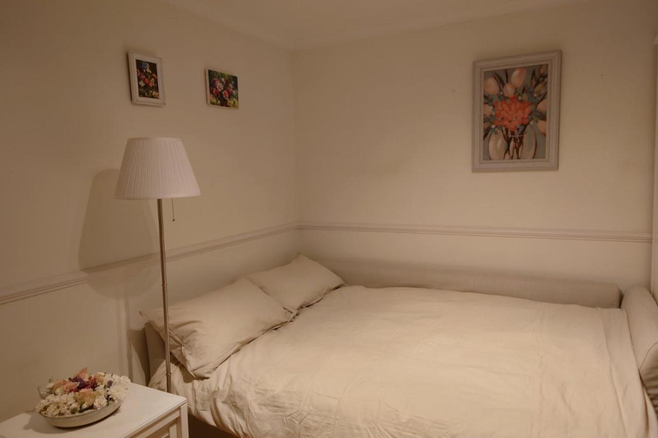 Сasa de vacaciones Cosy House With A Garden Londres
